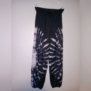 Palazzo Pants..Black and white..Splash/tie dye pattern.. XL